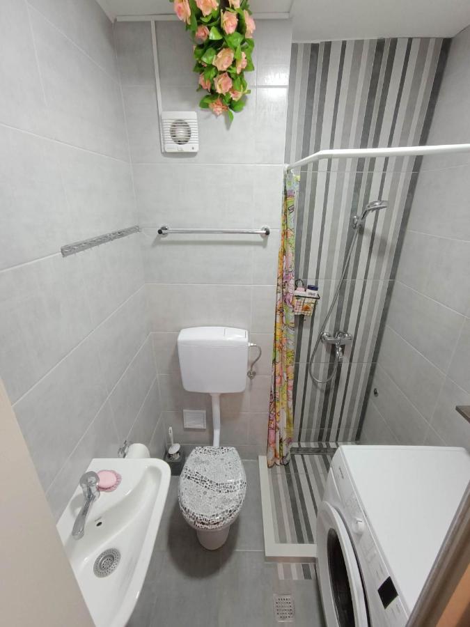 Flamingo 365 - Near City Center With Free Parking Sarajevo Bagian luar foto